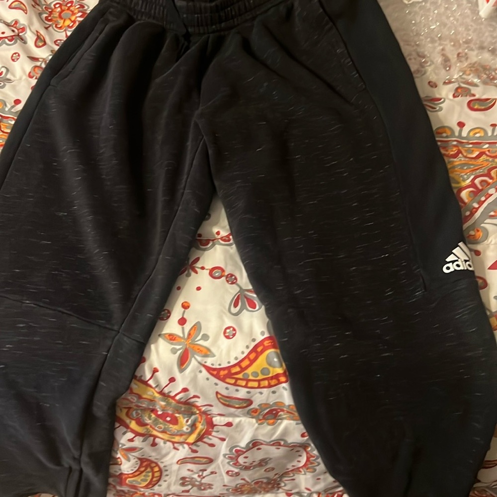 Adidas sweatpants with pockets and adjustable bottoms